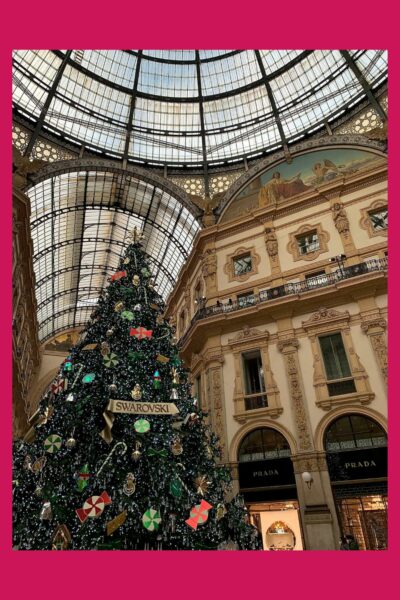 Christmas tree at Galleria Vittorio Emanuele II in Milan